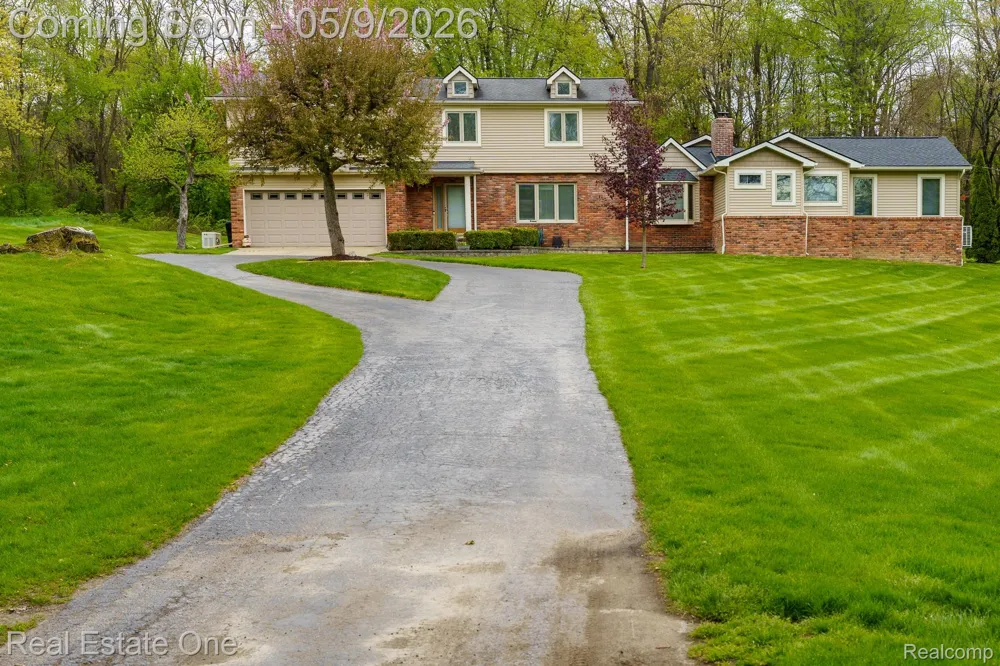 9243 Sherwood Drive Springfield Charter Township, MI 48350