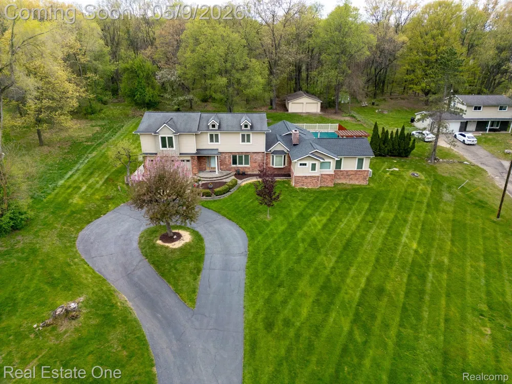 9243 Sherwood Drive Springfield Charter Township, MI 48350