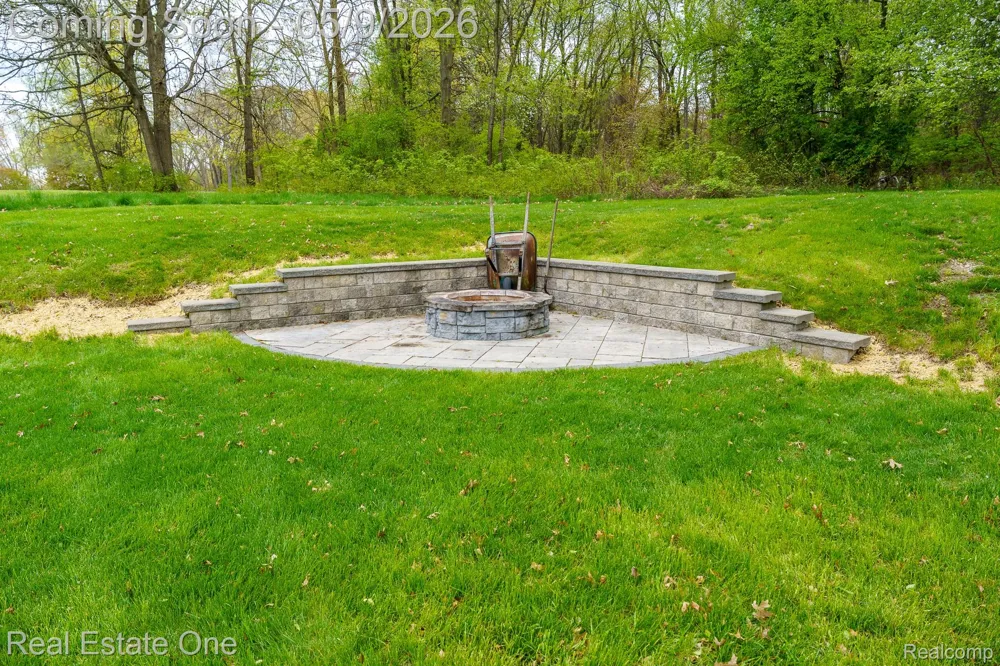 9243 Sherwood Drive Springfield Charter Township, MI 48350