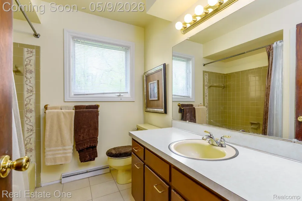 9243 Sherwood Drive Springfield Charter Township, MI 48350
