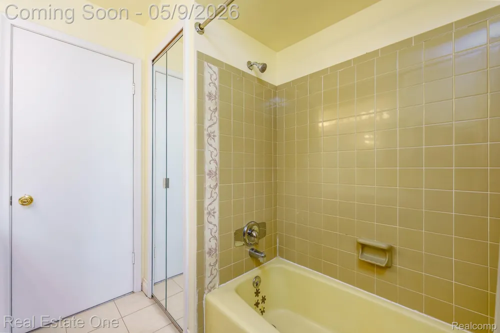 9243 Sherwood Drive Springfield Charter Township, MI 48350