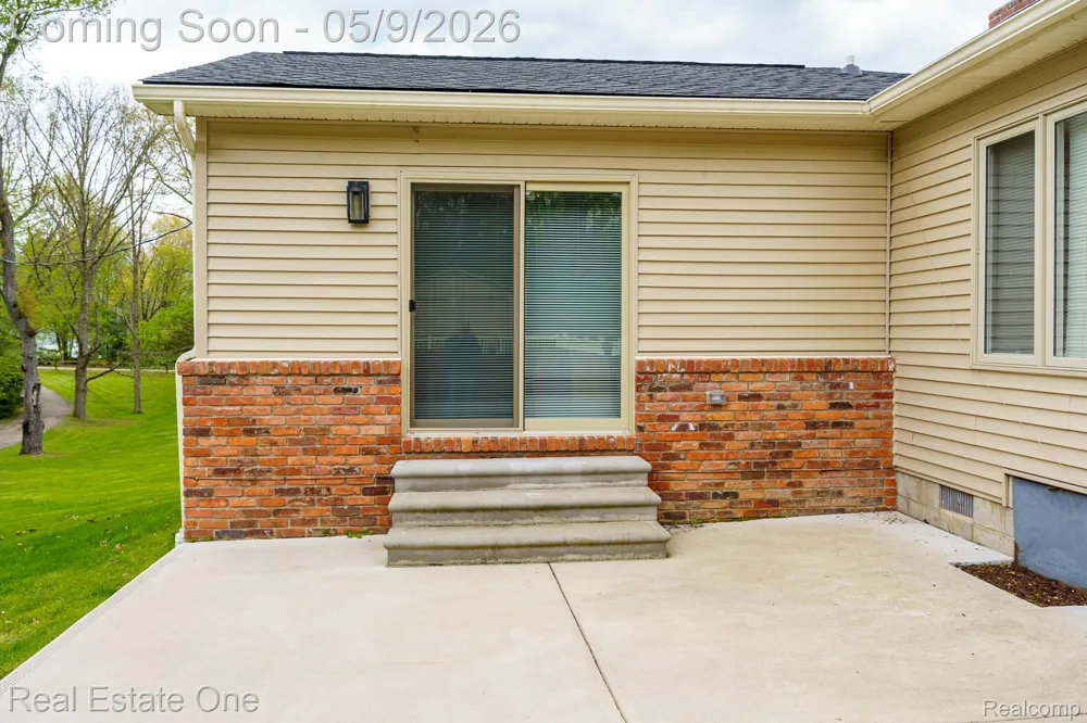 9243 Sherwood Drive Springfield Charter Township, MI 48350