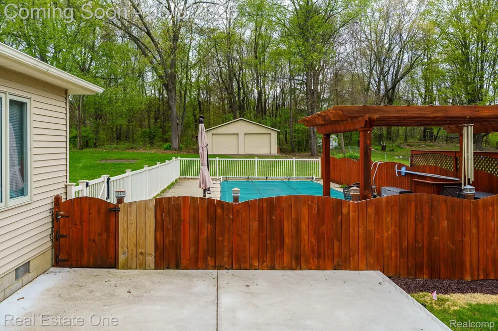 9243 Sherwood Drive Springfield Charter Township, MI 48350