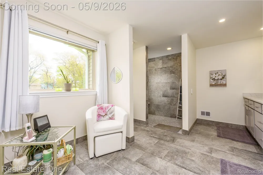 9243 Sherwood Drive Springfield Charter Township, MI 48350