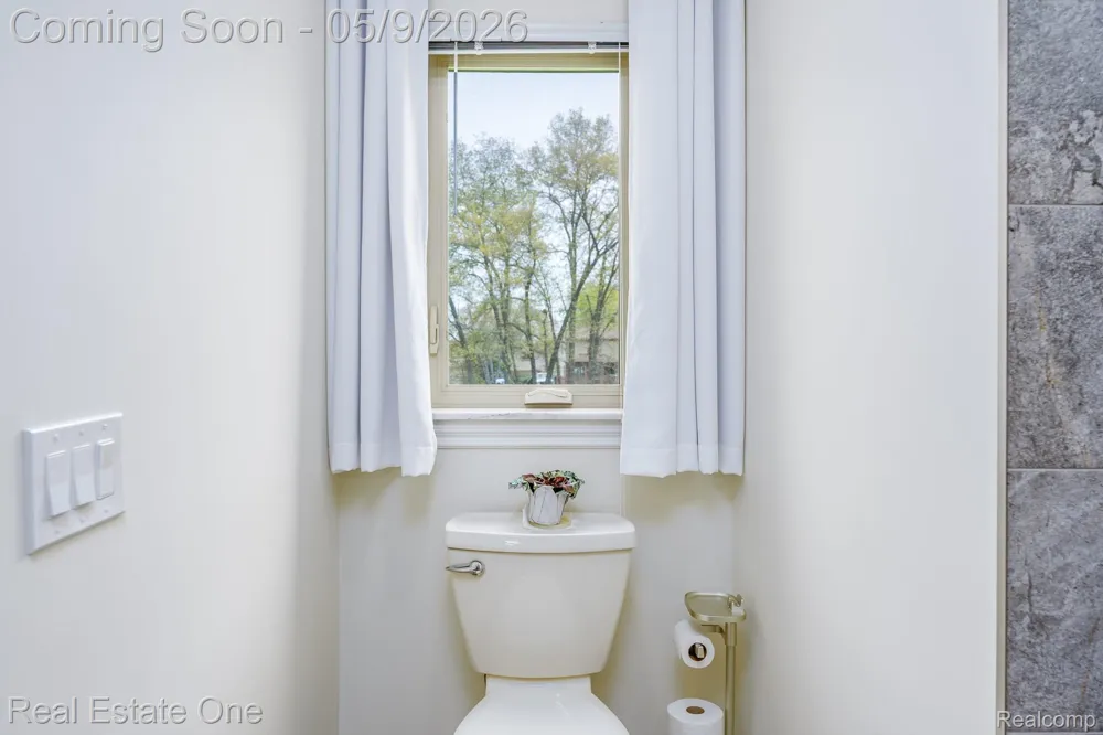 9243 Sherwood Drive Springfield Charter Township, MI 48350