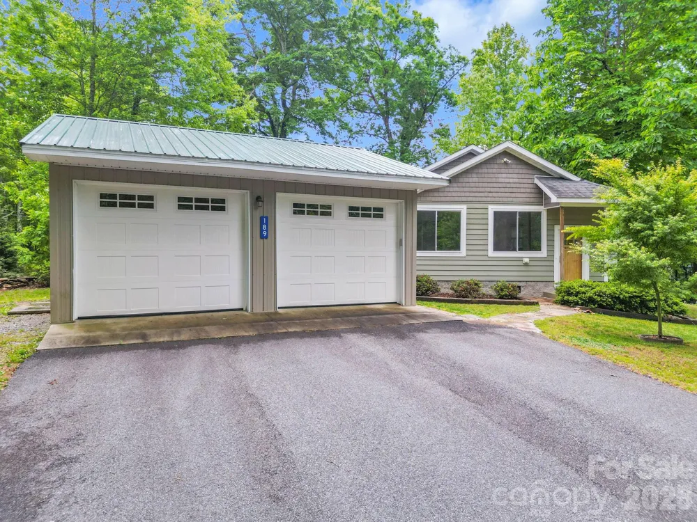 189 Friendly Circle Saluda, NC 28773