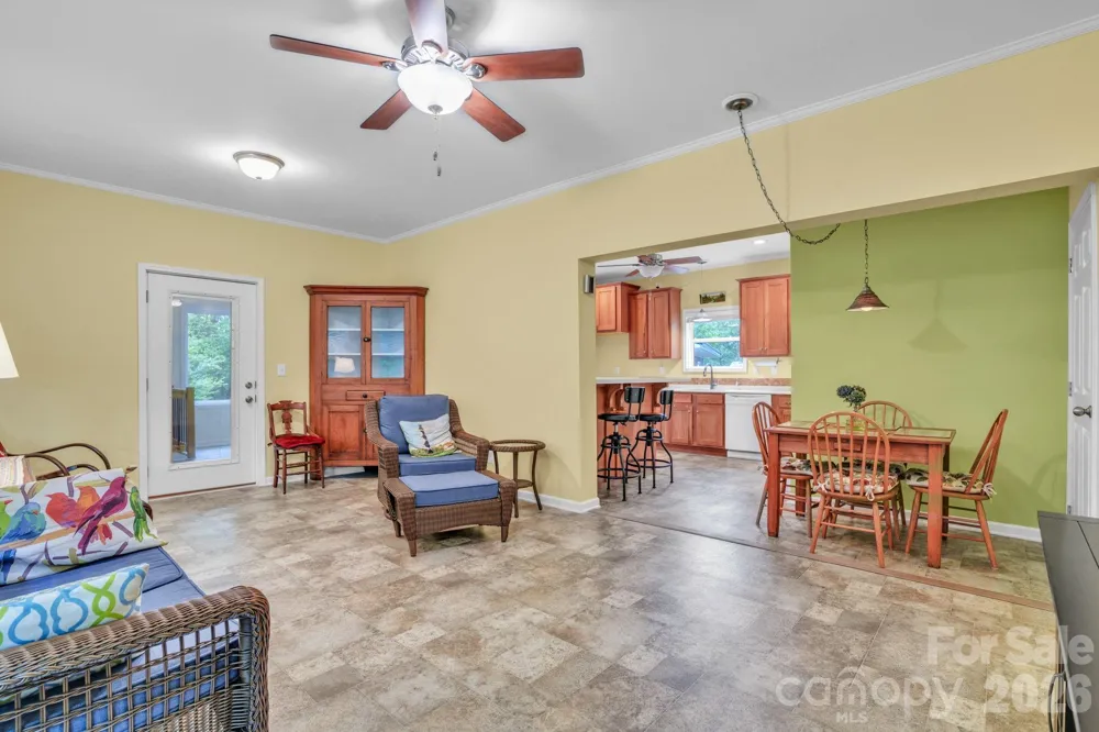 189 Friendly Circle Saluda, NC 28773