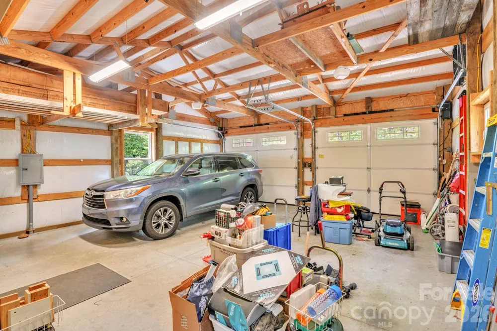 189 Friendly Circle Saluda, NC 28773