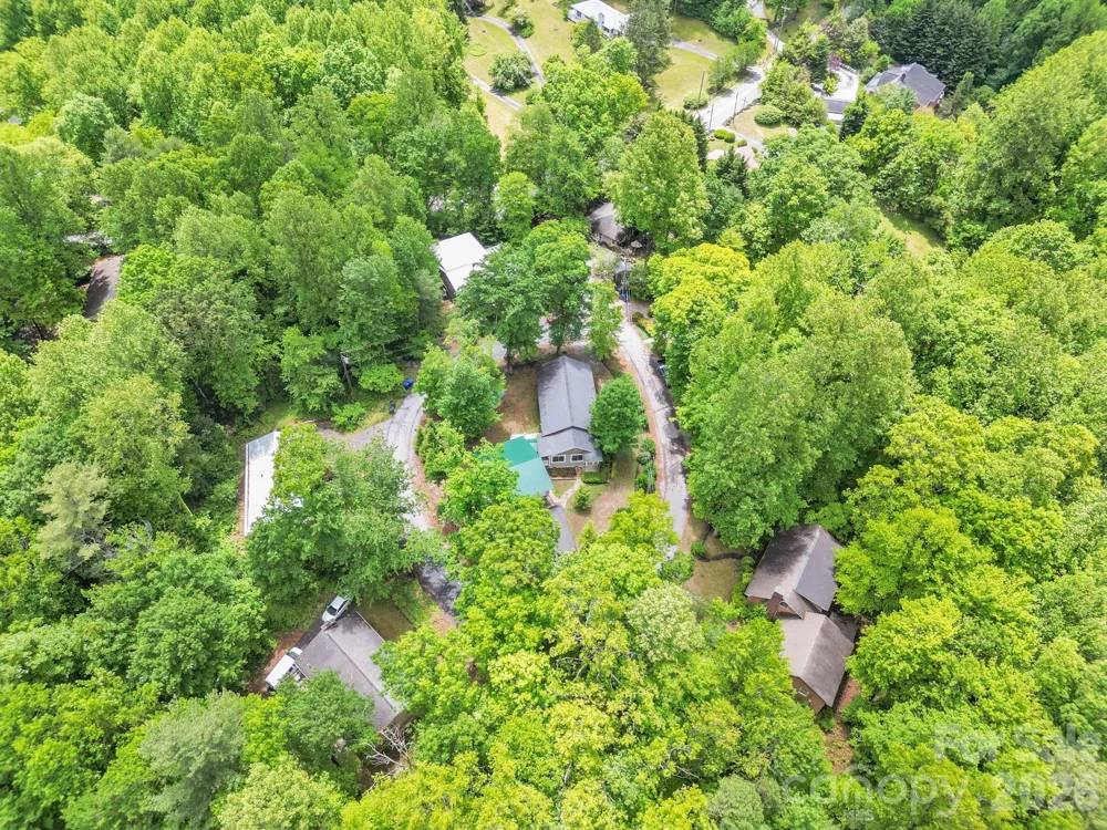 189 Friendly Circle Saluda, NC 28773