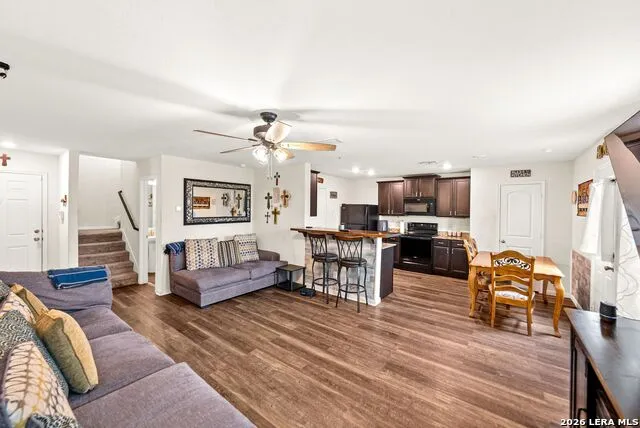 15244 Sleepy River Way Von Ormy, TX 78073
