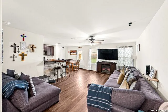 15244 Sleepy River Way Von Ormy, TX 78073