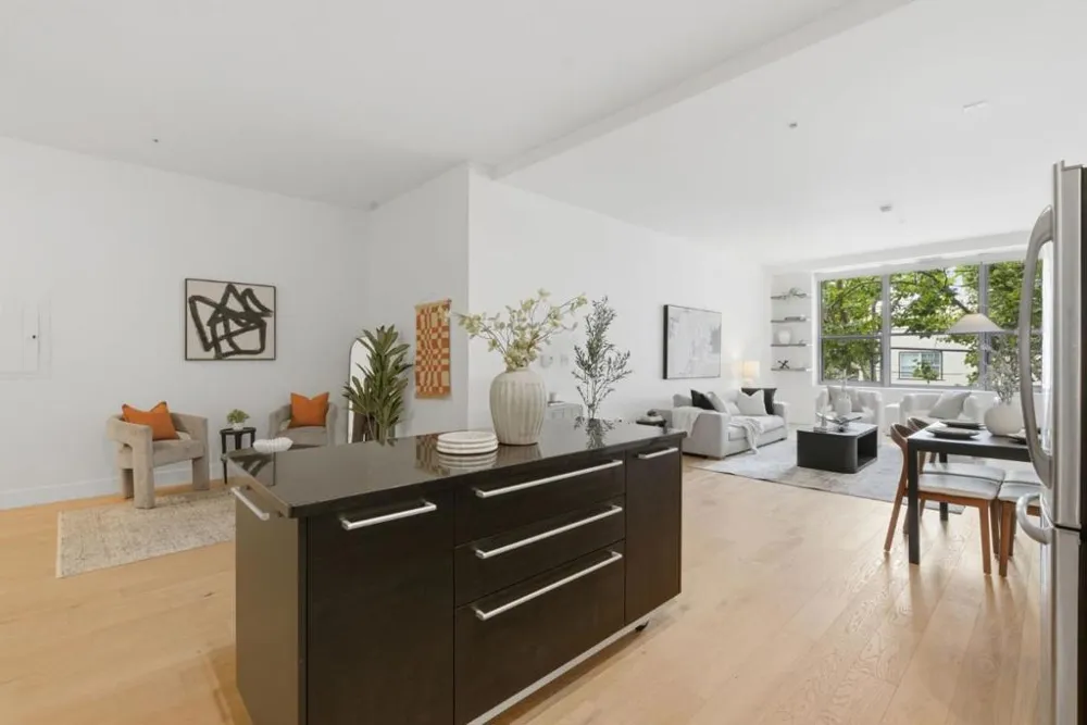 1001 46th Street #212 Emeryville, CA 94608