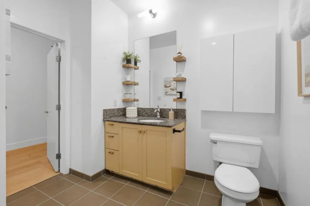 1001 46th Street #212 Emeryville, CA 94608