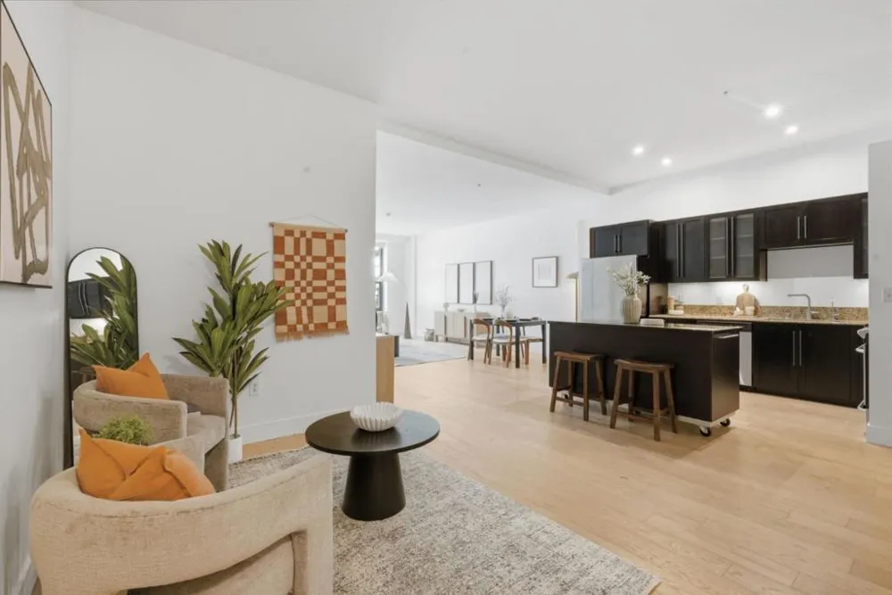1001 46th Street #212 Emeryville, CA 94608