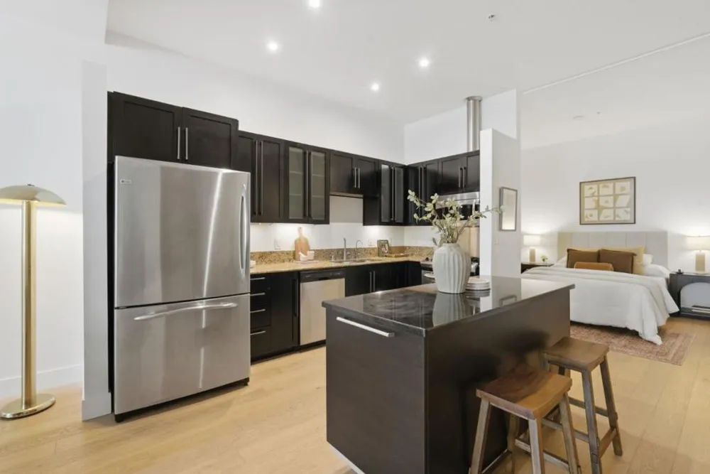 1001 46th Street #212 Emeryville, CA 94608