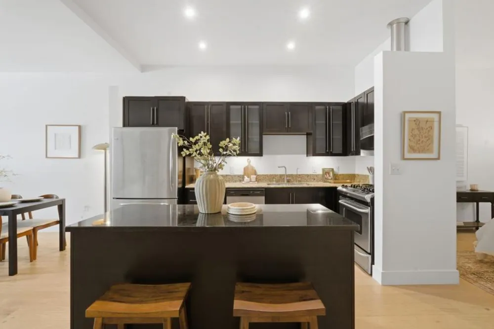 1001 46th Street #212 Emeryville, CA 94608