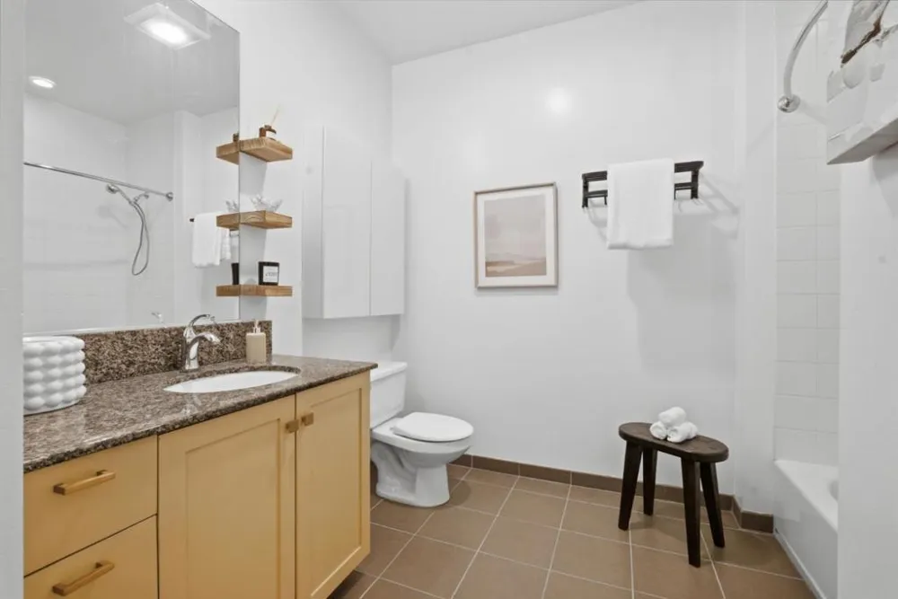 1001 46th Street #212 Emeryville, CA 94608