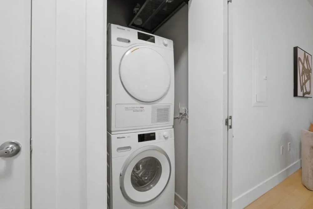 1001 46th Street #212 Emeryville, CA 94608