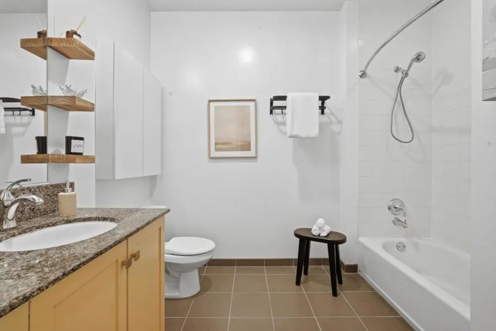1001 46th Street #212 Emeryville, CA 94608