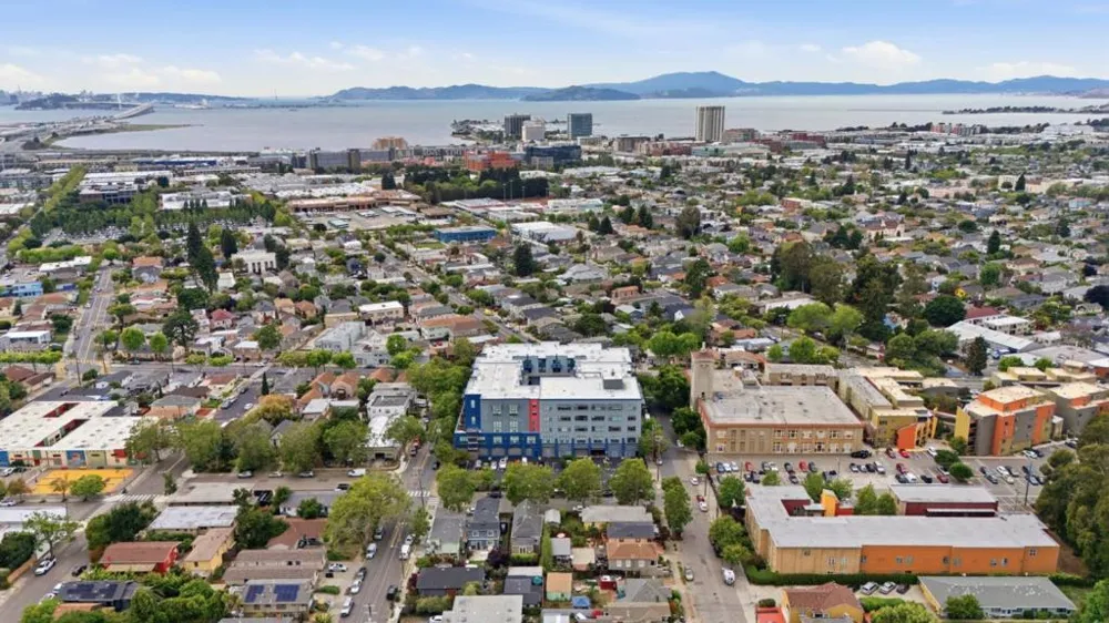 1001 46th Street #212 Emeryville, CA 94608