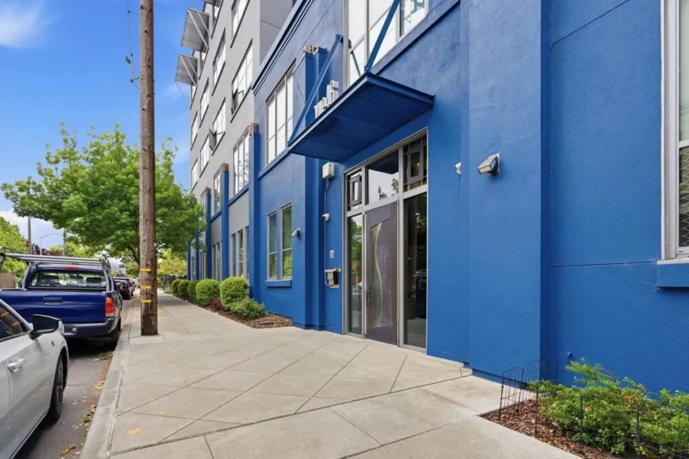 1001 46th Street #212 Emeryville, CA 94608