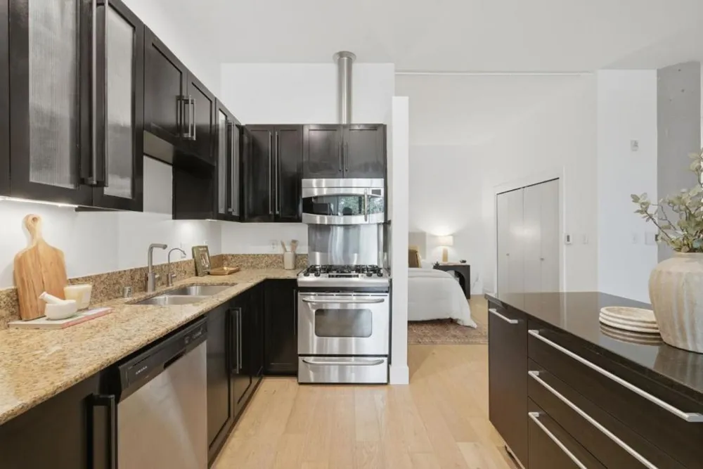 1001 46th Street #212 Emeryville, CA 94608