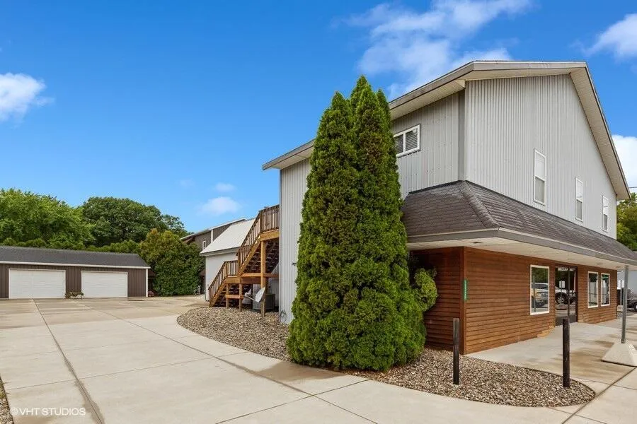 15320 Three Oaks Road Three Oaks, MI 49128