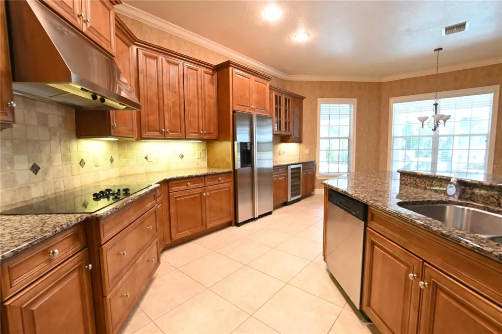 8122 WHITFORD COURT Windermere, FL 34786
