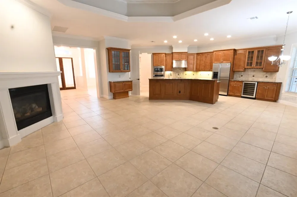 8122 WHITFORD COURT Windermere, FL 34786