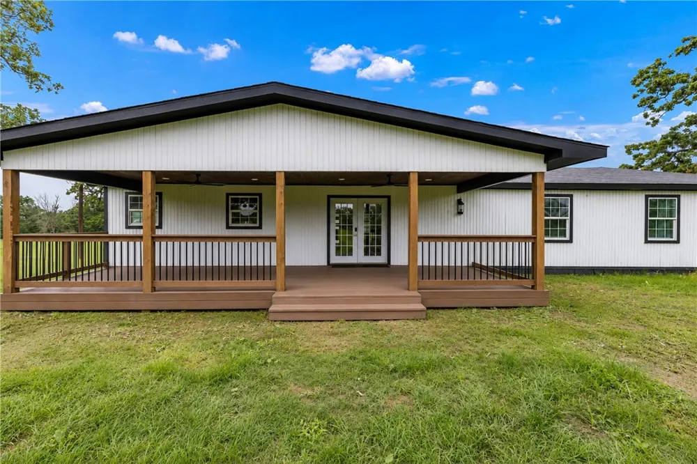 3508 Dick Barnes Loop Bedias, TX 77831