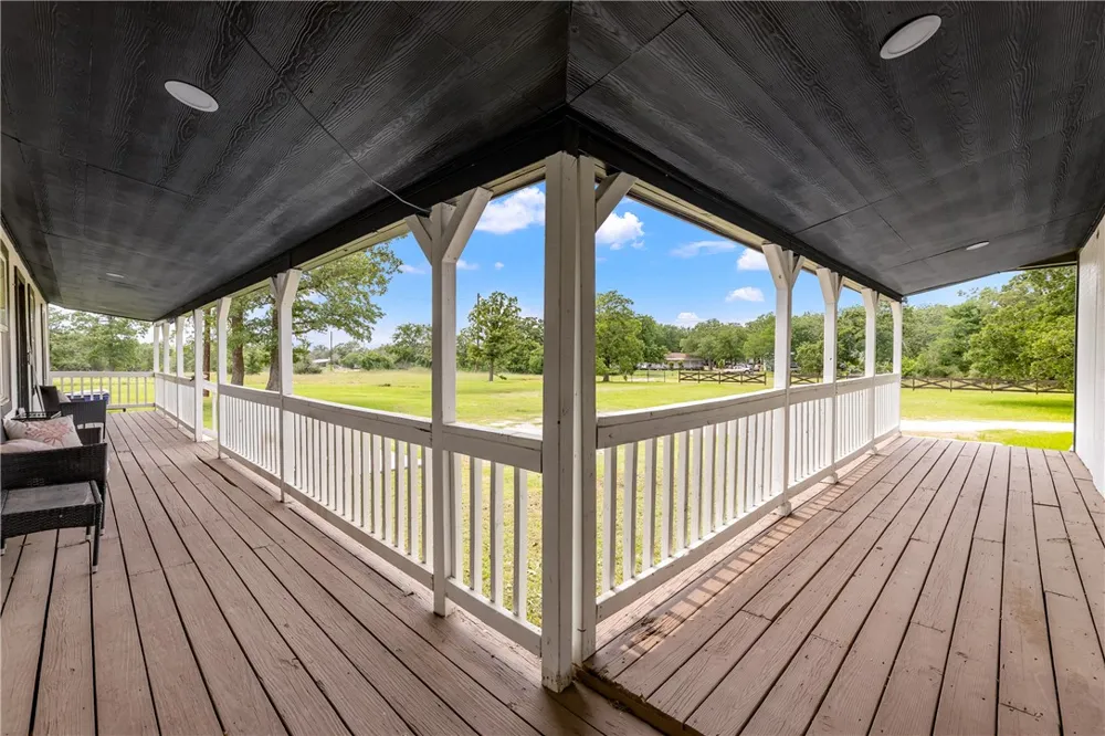3508 Dick Barnes Loop Bedias, TX 77831