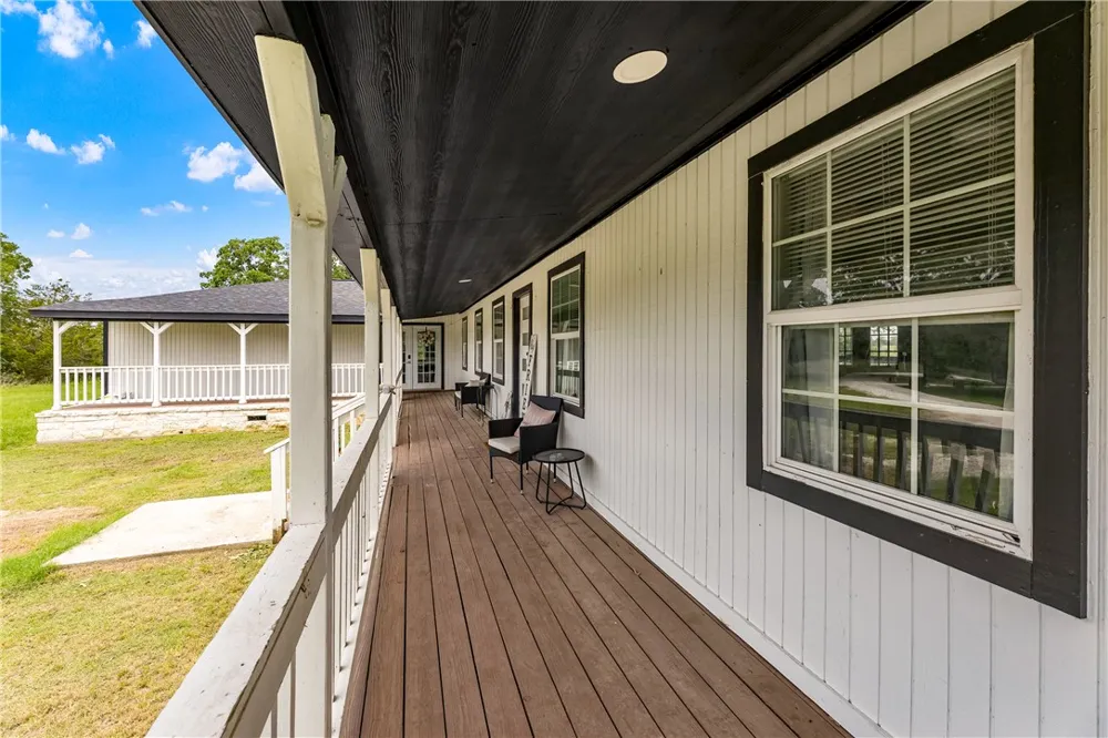 3508 Dick Barnes Loop Bedias, TX 77831