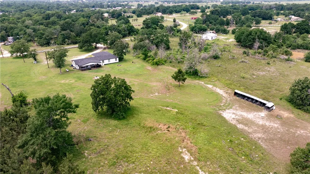3508 Dick Barnes Loop Bedias, TX 77831