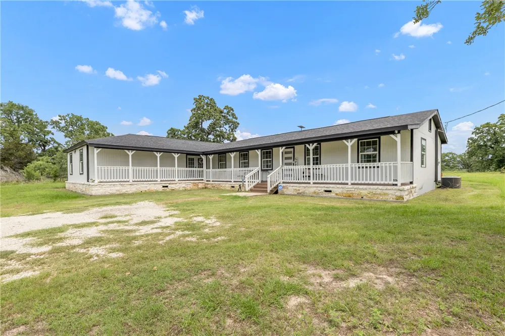 3508 Dick Barnes Loop Bedias, TX 77831