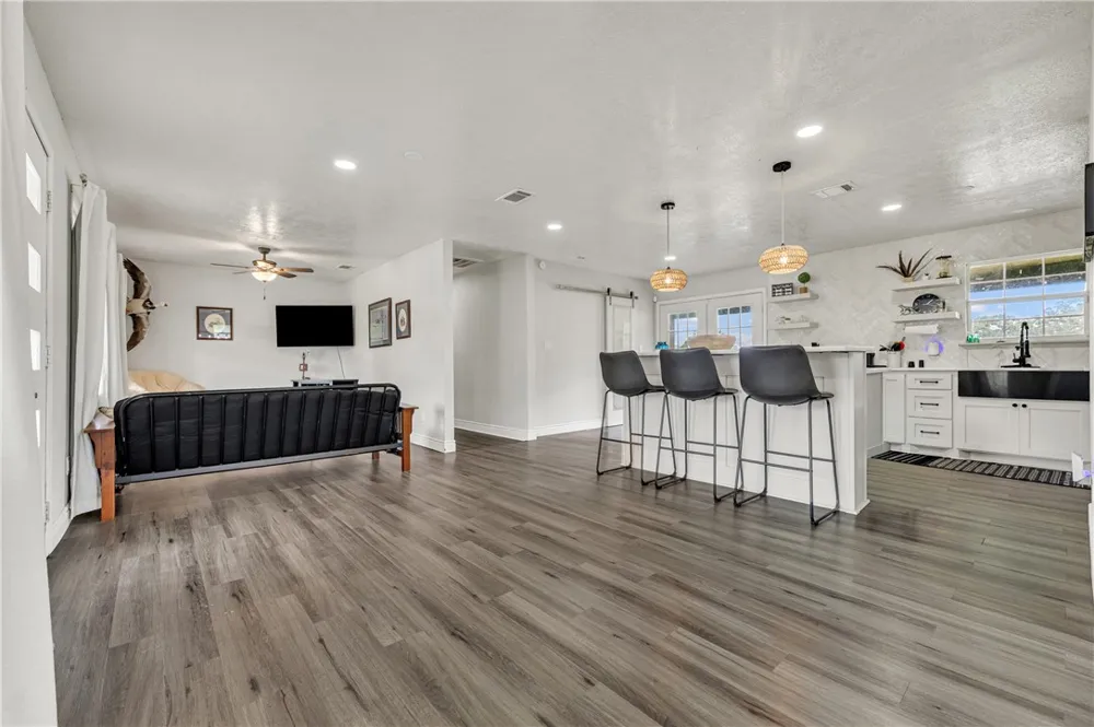3508 Dick Barnes Loop Bedias, TX 77831