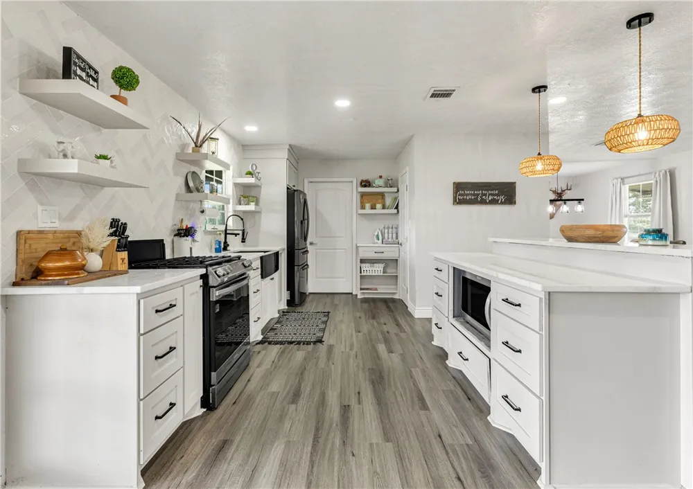 3508 Dick Barnes Loop Bedias, TX 77831