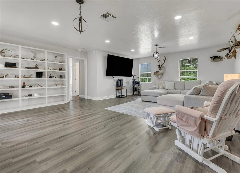 3508 Dick Barnes Loop Bedias, TX 77831