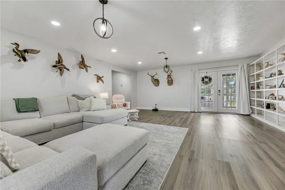 3508 Dick Barnes Loop Bedias, TX 77831