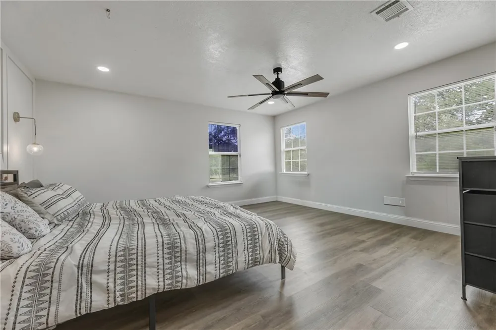 3508 Dick Barnes Loop Bedias, TX 77831