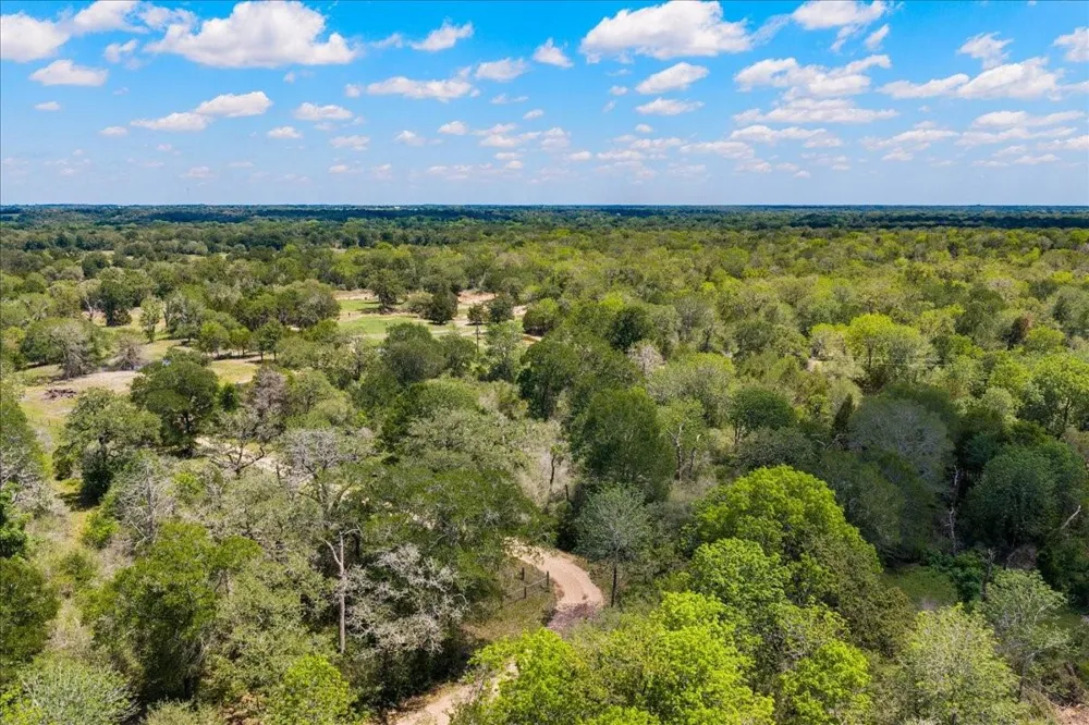2516 Klimek Road Fayetteville, TX 78940