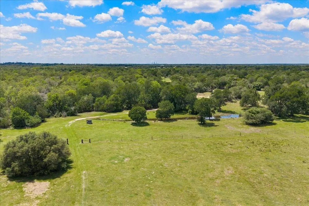 2516 Klimek Road Fayetteville, TX 78940