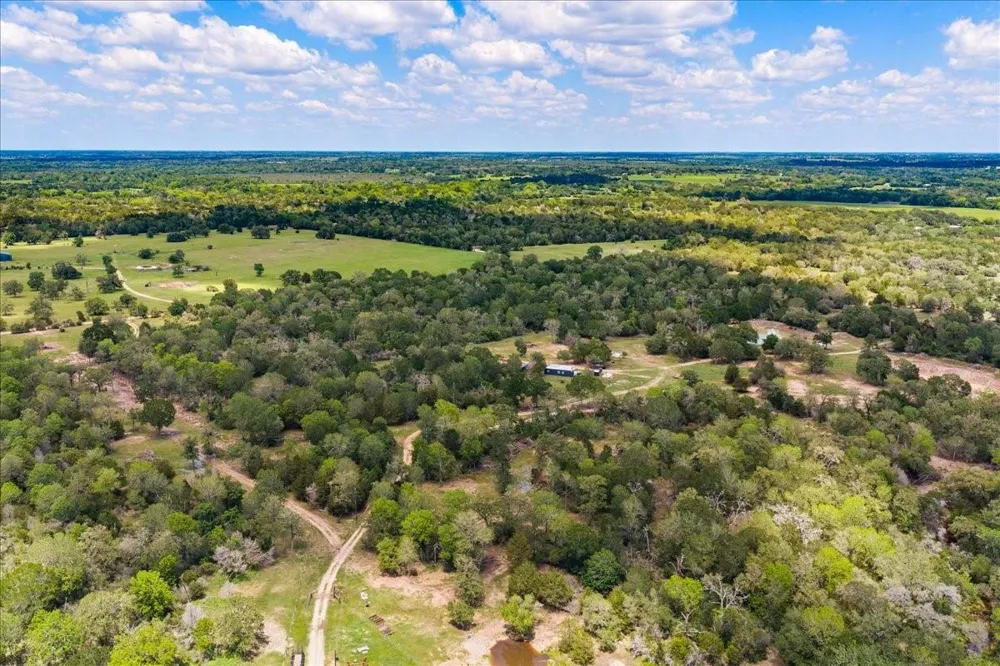 2516 Klimek Road Fayetteville, TX 78940