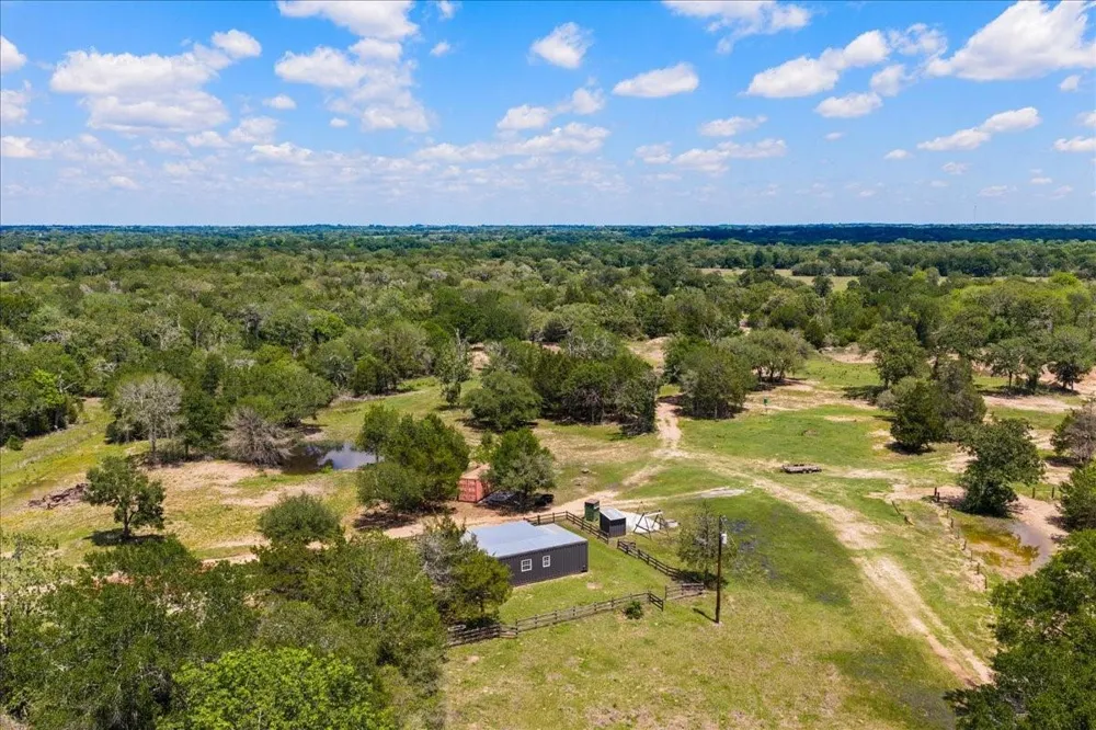 2516 Klimek Road Fayetteville, TX 78940
