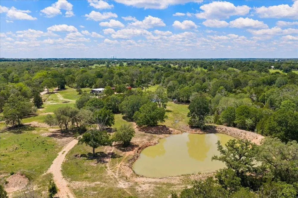 2516 Klimek Road Fayetteville, TX 78940