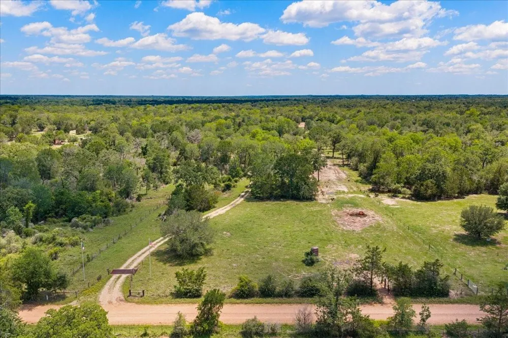 2516 Klimek Road Fayetteville, TX 78940
