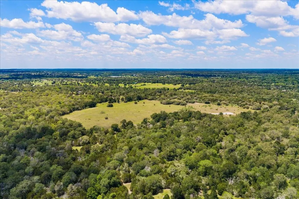 2516 Klimek Road Fayetteville, TX 78940