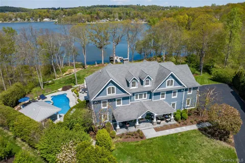 6 Brookside Lane