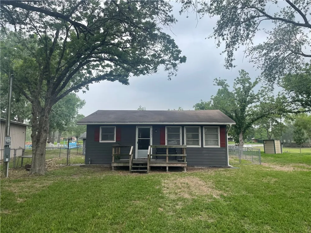 24857 Lakeview (CR 360) Mathis, TX 78368