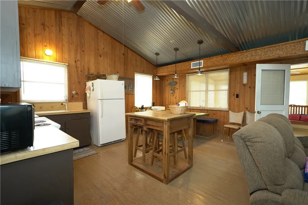 24857 Lakeview (CR 360) Mathis, TX 78368