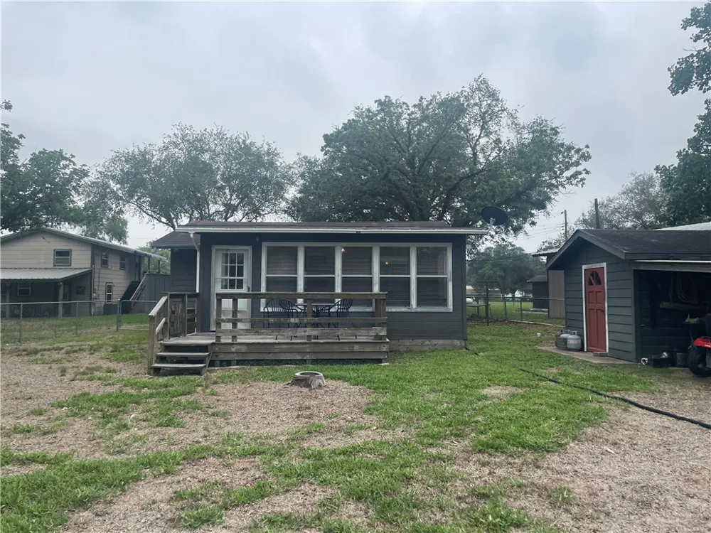24857 Lakeview (CR 360) Mathis, TX 78368